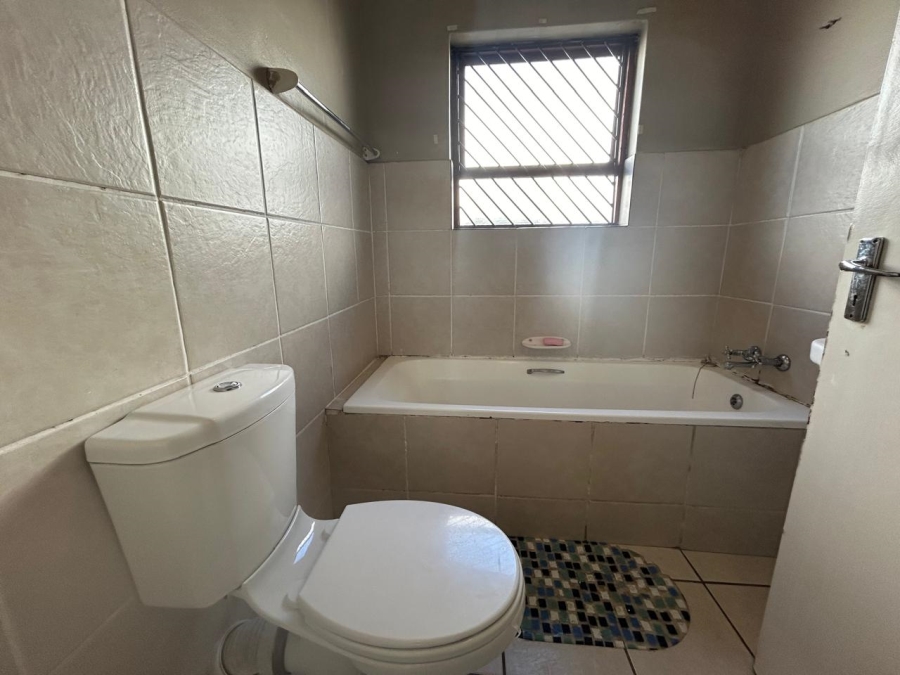 2 Bedroom Property for Sale in Jagtershof Western Cape